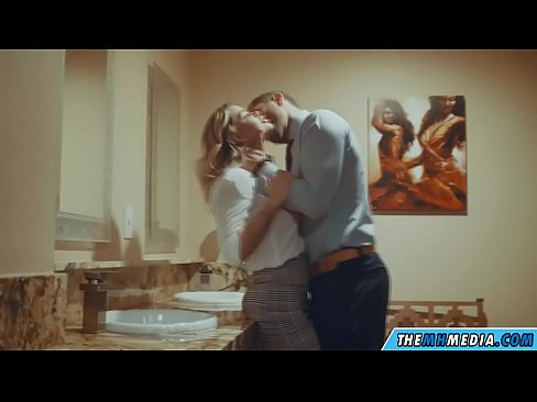 ❤️ Калі грудастая бландынка спакушае цябе ў грамадскім туалете ❤️❌ Анал відэа на be.bsglass.ru ❌